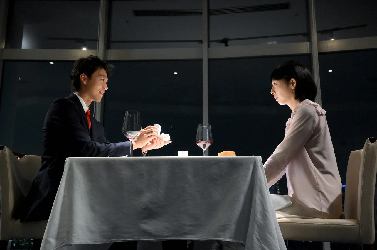 勝男(竹内涼真)は自らの完璧なプランニングの下、満を持して鮎美(夏帆)にプロポーズするが…