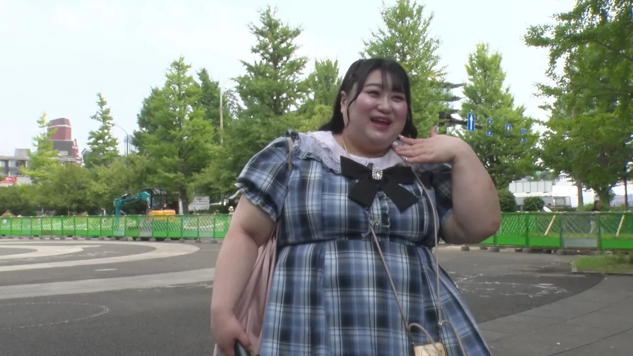 体重100kgの女性のレンタルサービスに密着