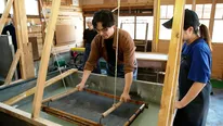 「越前和紙」の紙漉き体験で伝統の技に触れる
