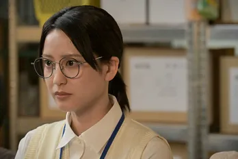 山崎紘菜“玲”は再びオフィスに潜入し迷惑不倫の調査を開始 飯島寛騎“新”は久住小春“真凛”に接近<御社の乱れ正します!2>