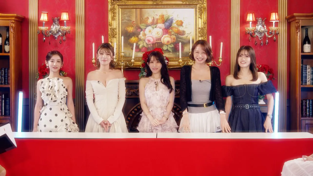 (写真左より)まこ、綾瀬えりか、愛音なぎさ、れみ、鈴音りんの「夜明けの卍丸チーム」