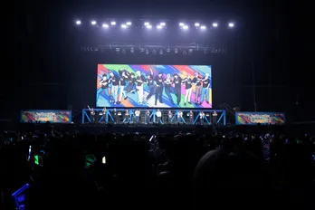 ＜ブルーロック＞声優陣総勢12人が大集合　“凡でも鑑定団”で潔の背番号と名前が入ったユニフォームを公開