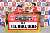 賞金1000万円の使い道は「プロ野球チームの購入」「海外釣り旅行」と語ったロングコートダディ