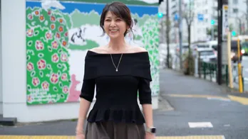 飯島直子、猫のように旺盛な好奇心を発揮　店中の客と仲良くなる見事なバランス感覚＜飯島直子の今夜一杯いっちゃう？＞