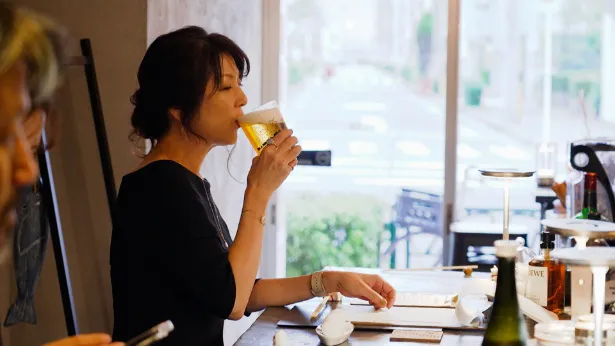 【写真】飯島直子、清澄白河の名店で優雅な昼呑み