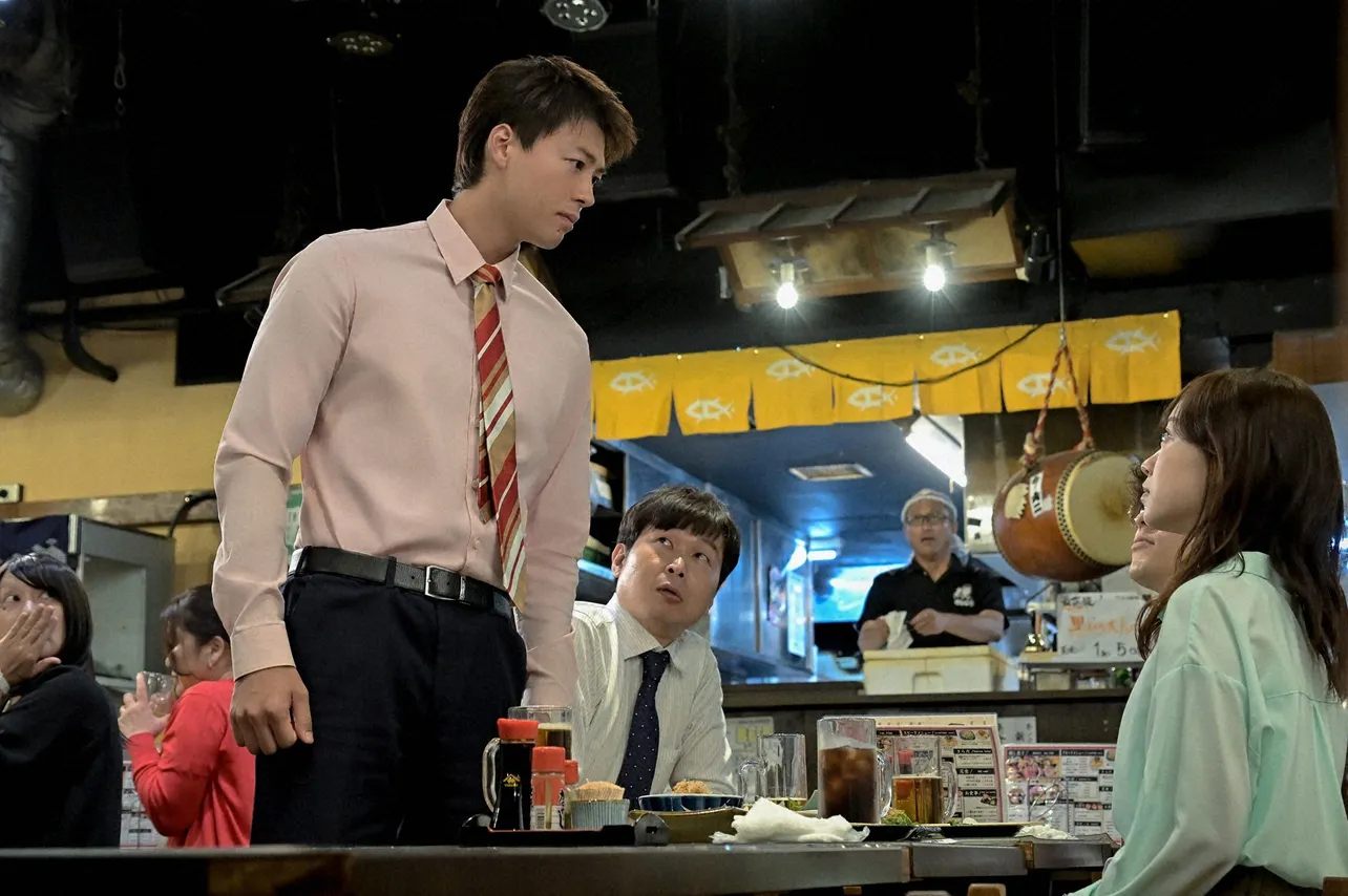 勝男(竹内涼真)は“イマドキ女子”な後輩・南川(杏花)の注文についつい苦言を呈してしまう