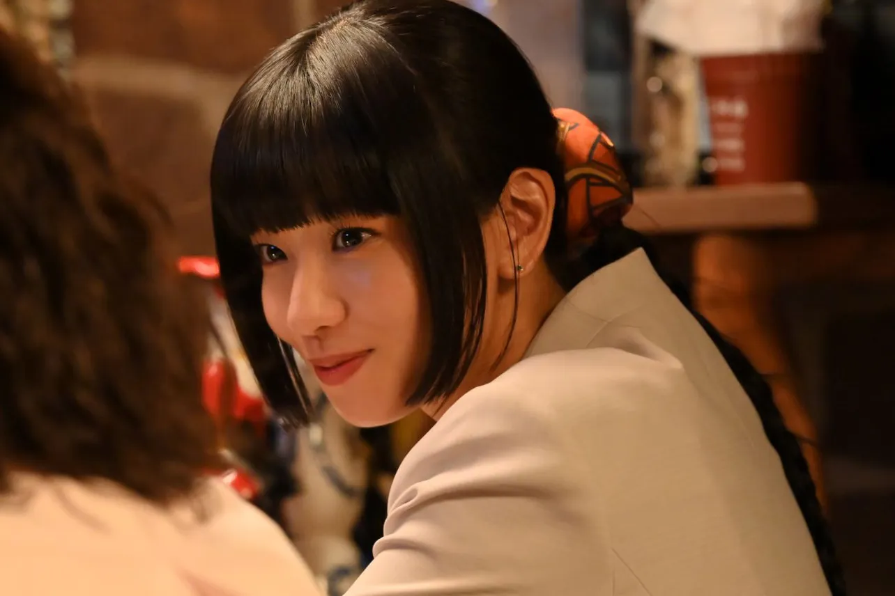 【写真】日向子の同期・明日香役の黒瀬ひな