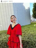 新木優子、デコルテが輝くカルメン風衣装のオフショット