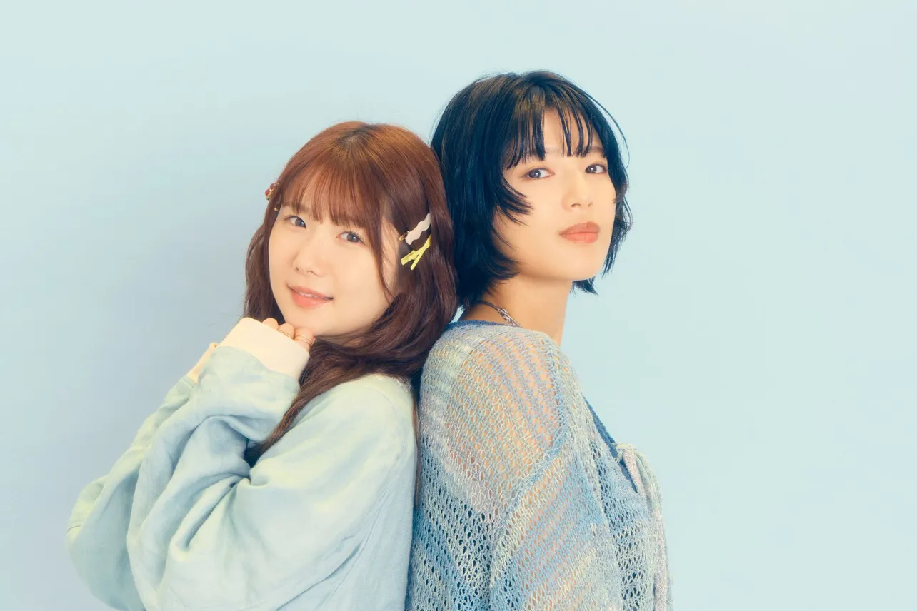 【写真】普段から仲良し、恋人役の小野花梨&石井杏奈