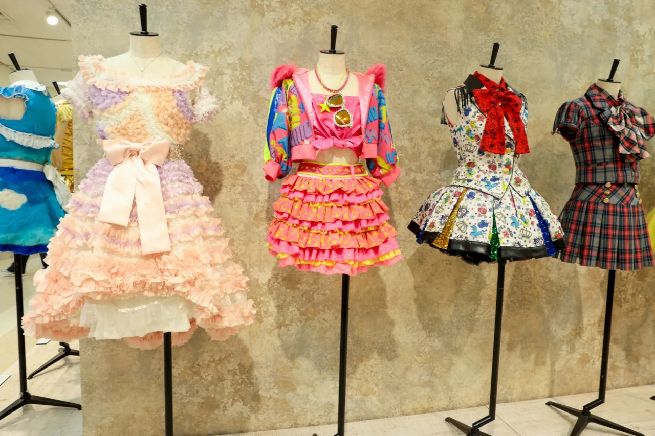 「AKB48大衣装展 -時代を彩った装跡-」メディア内覧会より
