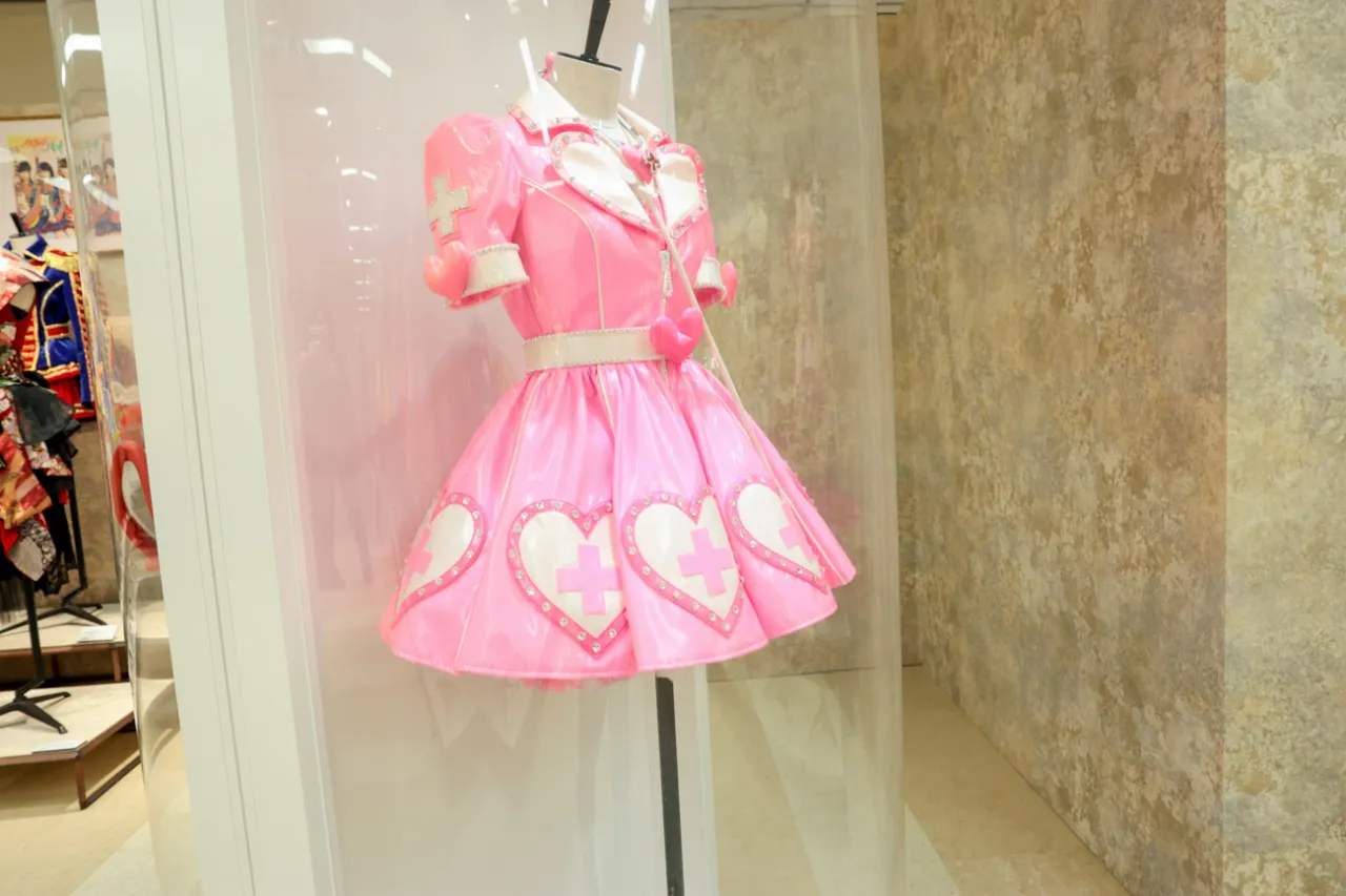 「AKB48大衣装展 -時代を彩った装跡-」メディア内覧会より