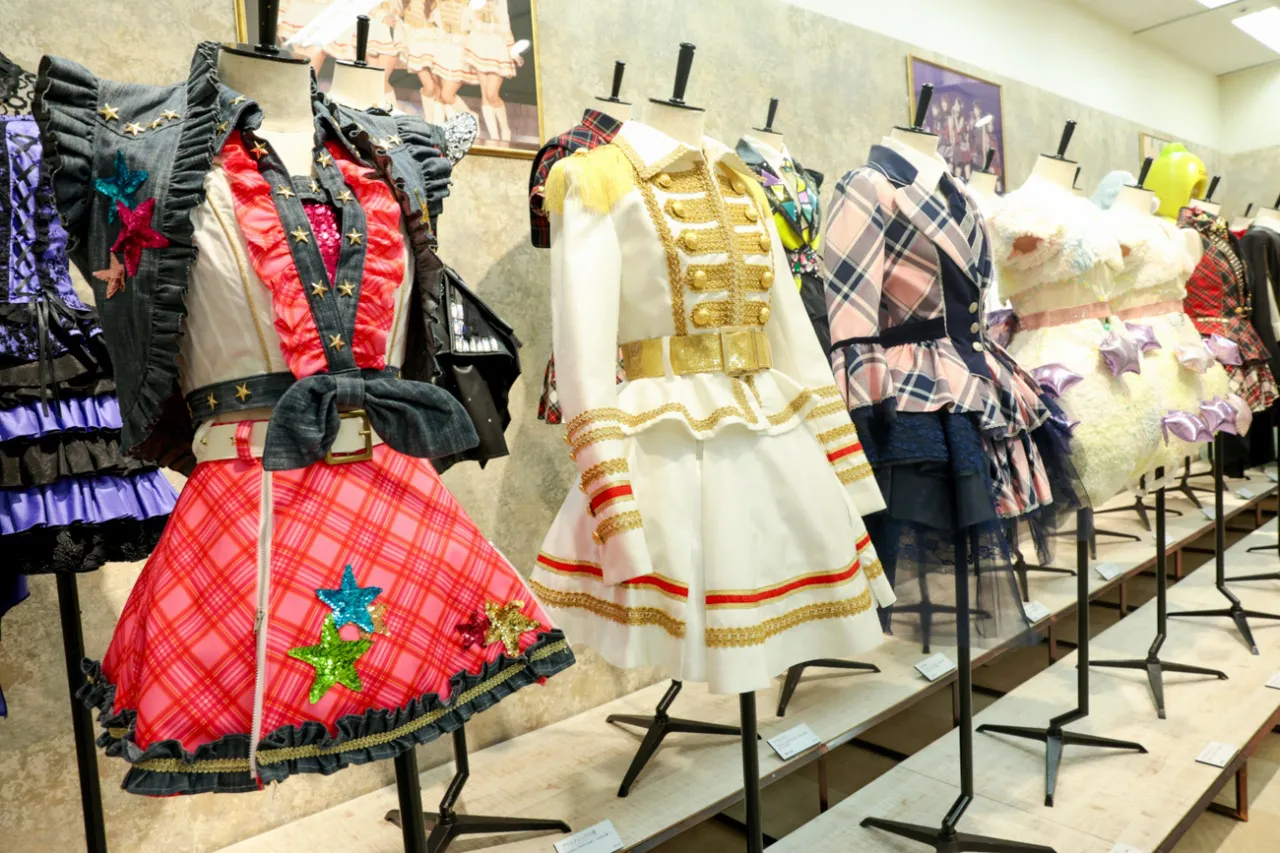 「AKB48大衣装展 -時代を彩った装跡-」メディア内覧会より