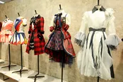 「AKB48大衣装展 -時代を彩った装跡-」メディア内覧会より
