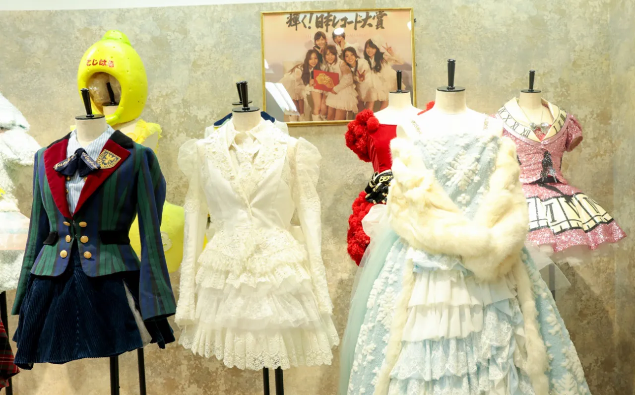 「AKB48大衣装展 -時代を彩った装跡-」メディア内覧会より