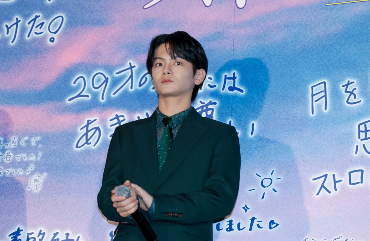 映画「ストロベリームーン 余命半年の恋」初日舞台あいさつより