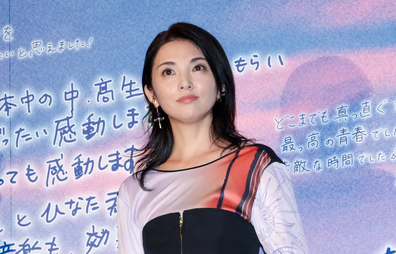 映画「ストロベリームーン 余命半年の恋」初日舞台あいさつより