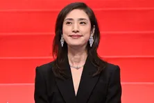 天海祐希&峯村リエ、笑顔で顔寄せ合う仲良し2ショットに「かわいい」の声＜緊急取調室＞