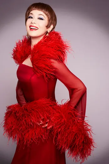 大地真央、瀧本美織からバトン！“大先輩”越路吹雪を演じる