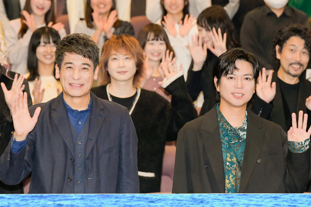 (左から)加藤シゲアキ、佐藤隆太