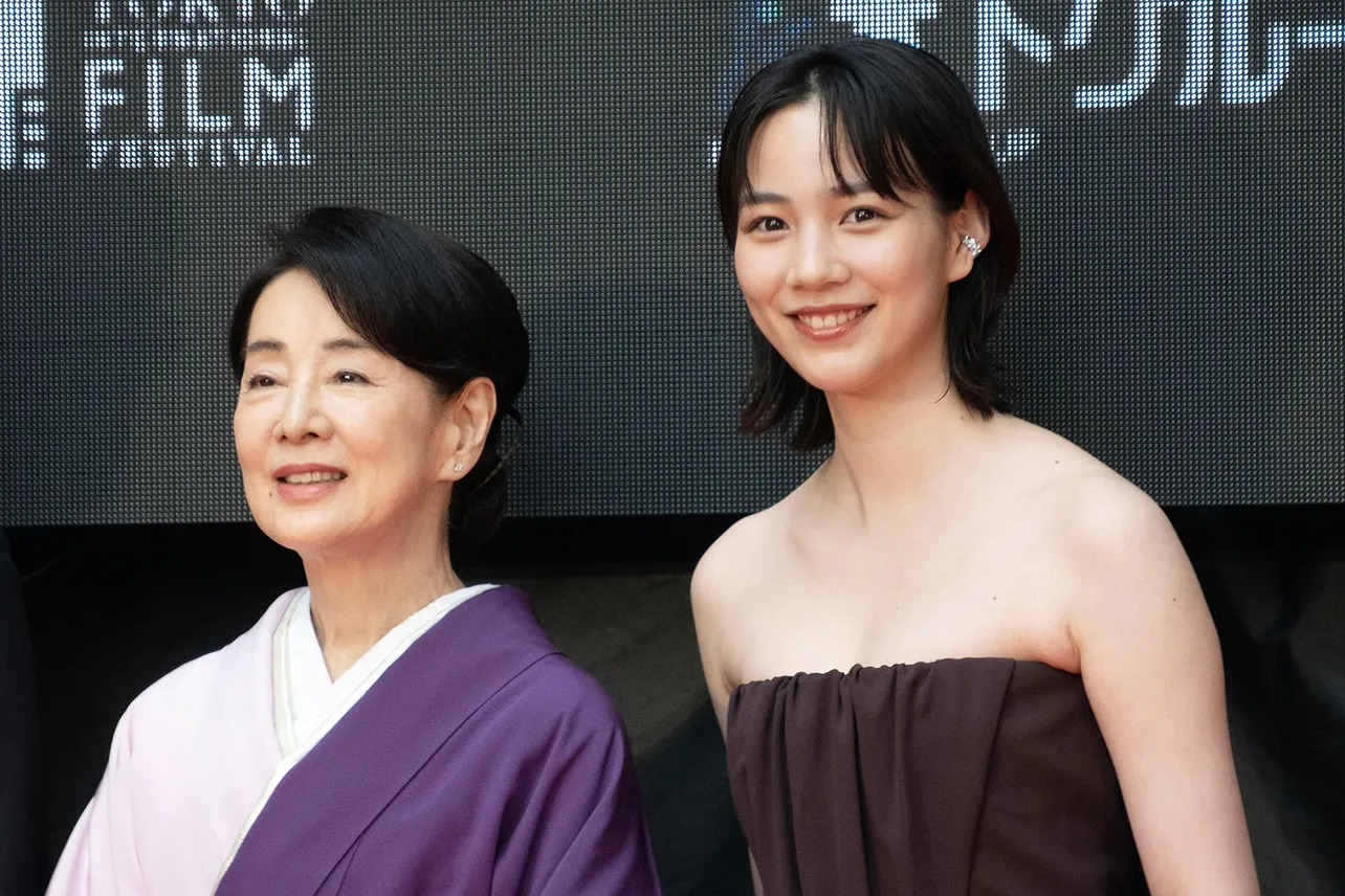 「てっぺんの向こうにあなたがいる」吉永小百合、のん