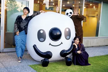 ライバーとアートを堪能するイベントが盛況、絵かきMEG「2週間かけてリスナーさんの名前を書き入れた」