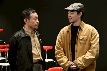 近藤芳正と菅田将暉が和やかに語らうツーショット…三谷作品の“顔”がゲスト出演＜もしがく＞