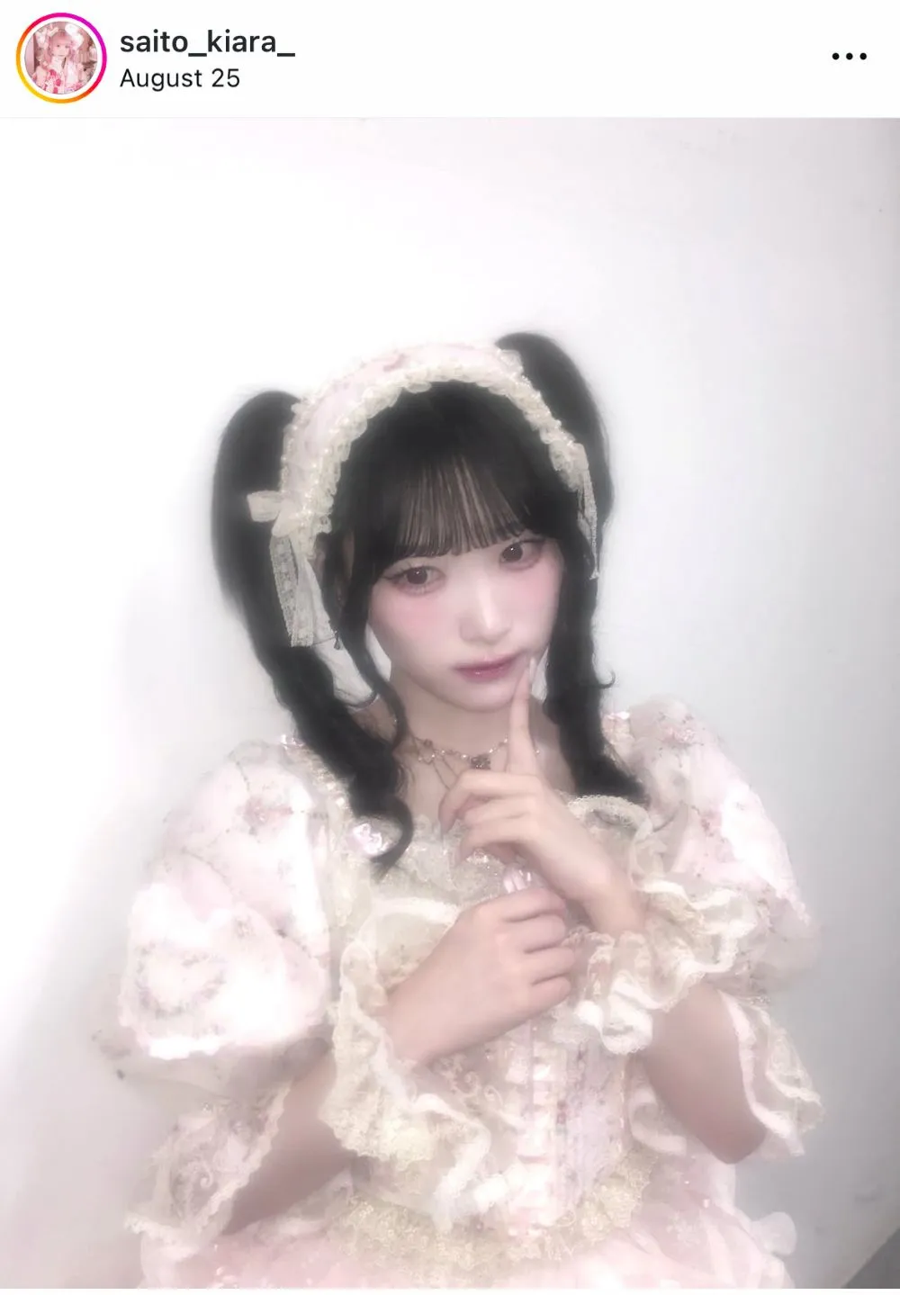 齋藤樹愛羅、ヘッドドレスがかわいらしい新衣装