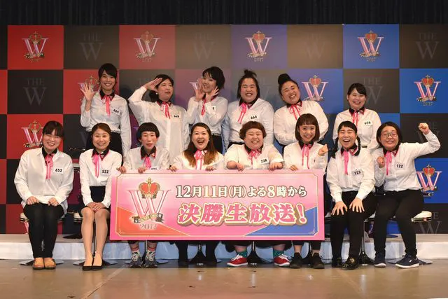 【写真を見る】決勝戦に勝ち進んだ10組の女性芸人たち