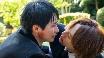 「そういや、キス、初めてだ」和田雅成“片岡”と高橋大翔“小田島”の流血キスに涙が止まらない＜あなたを殺す旅＞