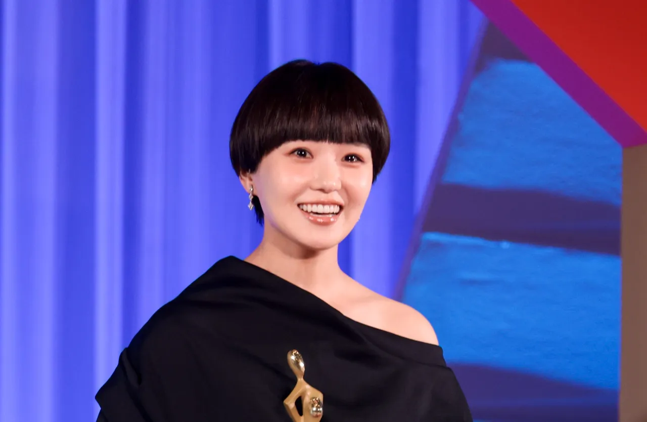 「東京サラダボウル」奈緒