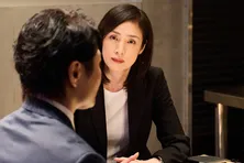 天海祐希“有希子”らキントリメンバーが、山中で起きた事件をめぐって戸次重幸“布施”と対峙＜緊急取調室＞