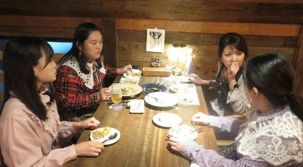 【写真】飯島直子、ぼる塾との「こんいち」史上最多人数での飲み