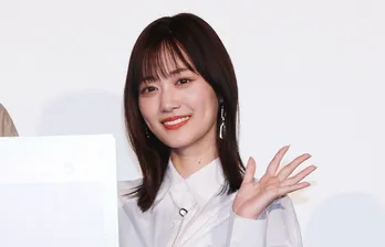 山下美月、ドレッシーなオフショットに「ギャップがいいね」と絶賛の声＜新東京水上警察＞