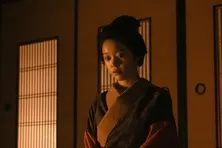 ＜明日のばけばけ＞高石あかり“トキ”、2人きりになったトミー・バストウ“ヘブン”に手を引かれ固まってしまう