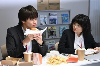 奥山葵“日向子”、ハラスメントのうわさが絶えない俳優の降板理由を探る「私はどこに向かってるんだろう?」<スクープのたまご>