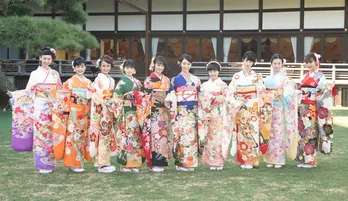 にこるん晴れ着で珍回答!「今年の漢字は『ヤバい』の『ヤ』」