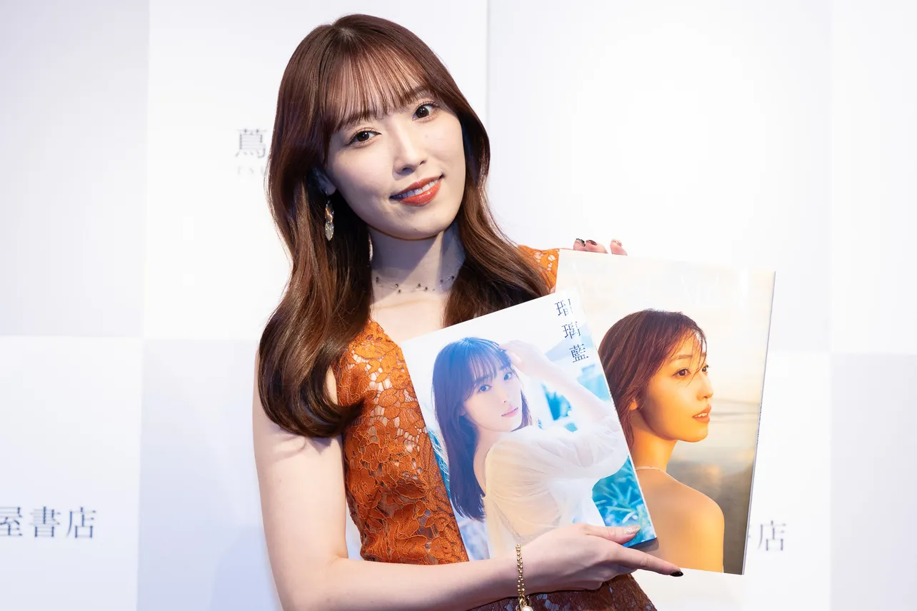 写真集を2冊同時発売した譜久村聖