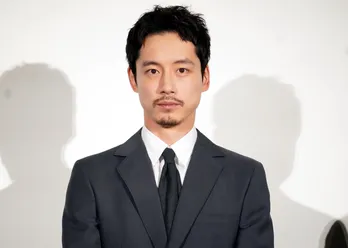 坂口健太郎の“全てを受け止める”演技を渡辺謙が絶賛「緊迫感が生まれた」