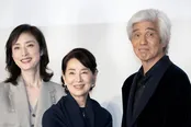 映画「てっぺんの向こうにあなたがいる」初日舞台あいさつに登壇した天海祐希、吉永小百合、佐藤浩市