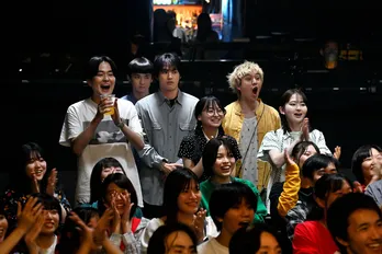 水上恒司“都成”は山田杏奈“水町”から過去の話を聞く「私は5歳の時、父親によって家に閉じ込められてました」＜シナントロープ＞