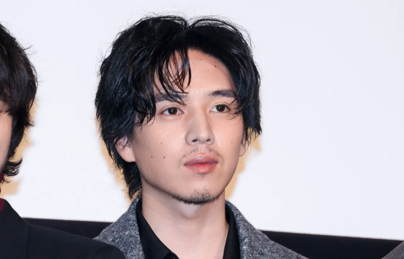 映画「爆弾」初日舞台あいさつより