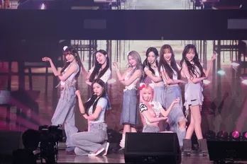 tripleS ∞！が初のファンミーティングを開催、メンバー8人のキャラクター全開にファン大盛り上がり