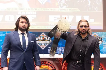 東京五輪金メダリスト・ウルフアロンのデビュー戦がタイトルマッチに EVILがベルトを金に塗り挑発「お前は売名の金メダリスト」