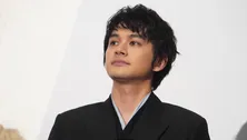 北村匠海、浴衣でキツネのお面を被るオフショット公開に「市松待ってました」「やっと来た〜」と待望の声<ちょっとだけエスパー>