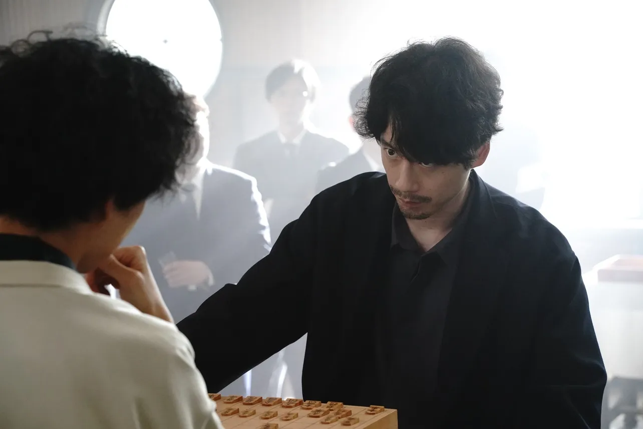 映画「盤上の向日葵」より