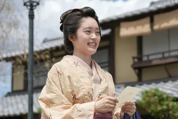 <明日のばけばけ>吉沢亮“錦織”はスキップをこっそり練習するも、トミー・バストウ“ヘブン”らにバレてしまう