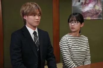 大橋和也“皇太”が畑芽育“さほ子の母親にスーツ姿であいさつ　視聴者「緊張しすぎ」「急だなw」とツッコミの声＜君がトクベツ＞