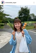 【写真】お団子ヘアの宮崎あおい、両手に食べ物を持ちかわいい笑顔
