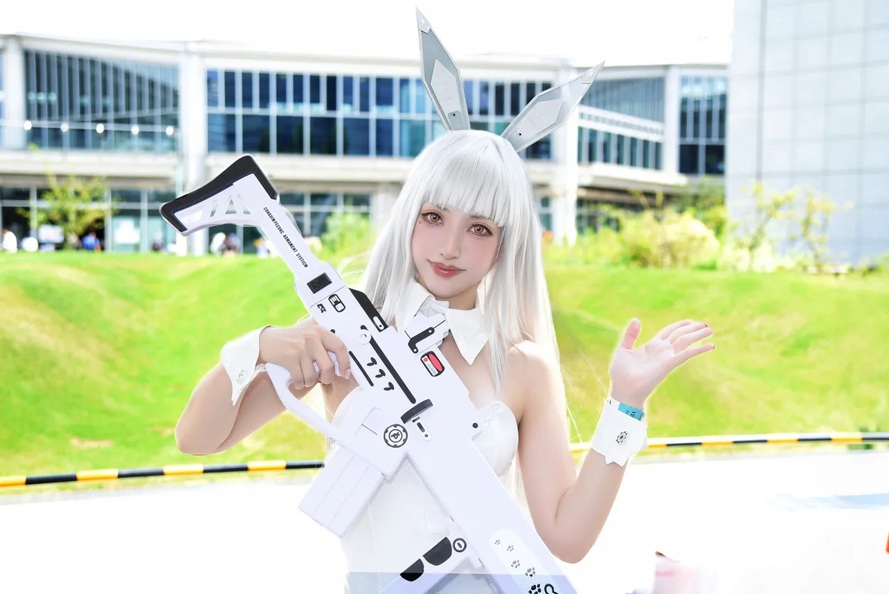 「勝利の女神：NIKKE」ブラン／七さん