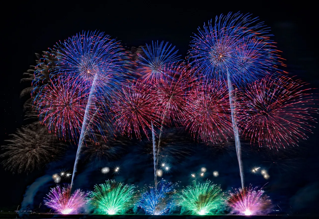 「大曲の花火　秋の章　花火芸術祭」